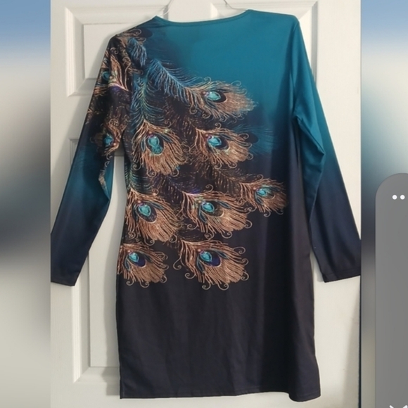 Elegant Peacock Feather Print Dress - Picture 7 of 7